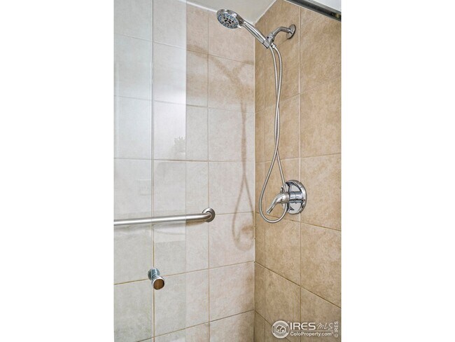 Building Photo - 6545 Kalua Rd