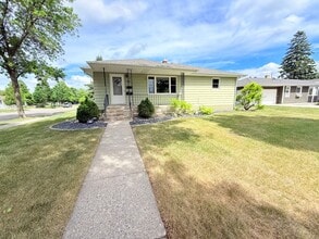 Building Photo - Spacious 4 Bed, 2 Bath Home – Perfect for Families or Roommates