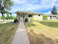 Building Photo - Spacious 4 Bed, 2 Bath Home – Perfect for Families or Roommates