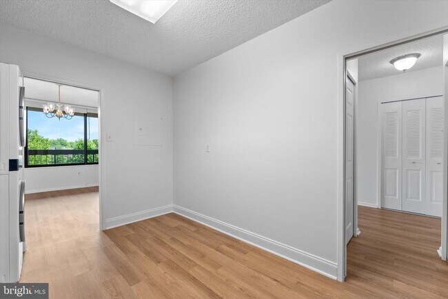 Building Photo - 3701 S George Mason Dr