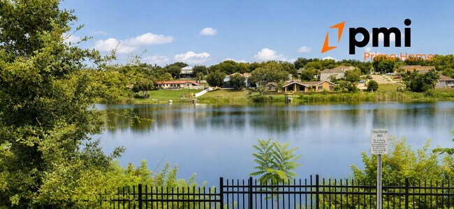 Building Photo - Stunning 5-Bedroom single family Home in Tavares | Spacious Layout & Modern Comforts