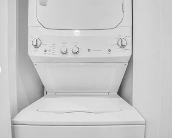 Building Photo - 2626 N Sawyer Ave