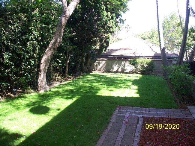 Building Photo - 7339 W 91st St