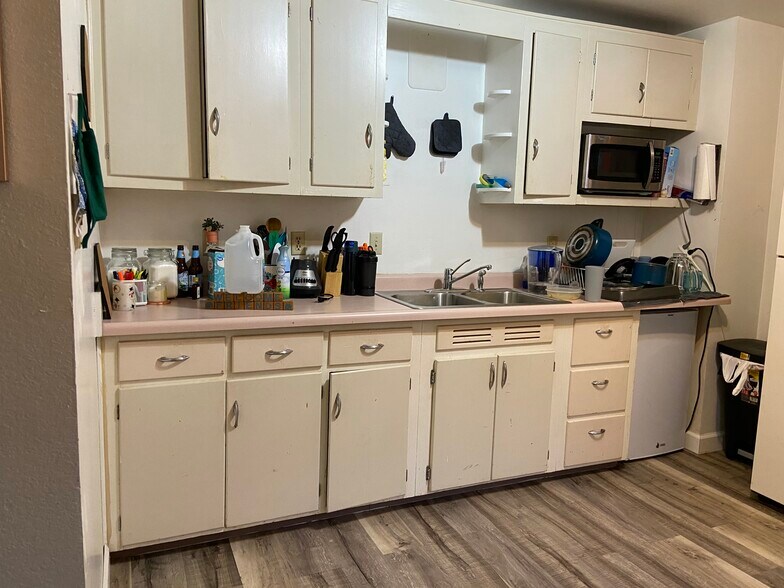 Kitchen - 2284 Jackson St