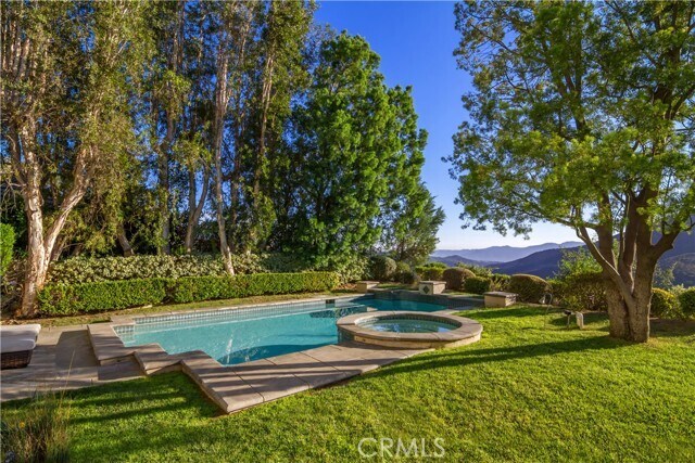 Building Photo - 3365 Pso Del Sol