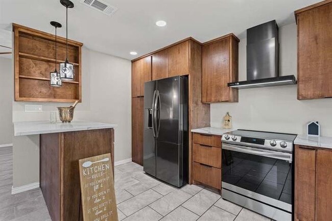 Building Photo - 3011 Castillo Dr