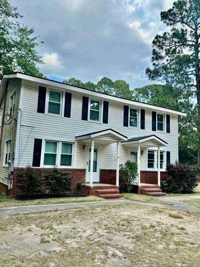 Building Photo - WELCOME TO THIS NEWLY RENOVATED 3-BEDROOM ...