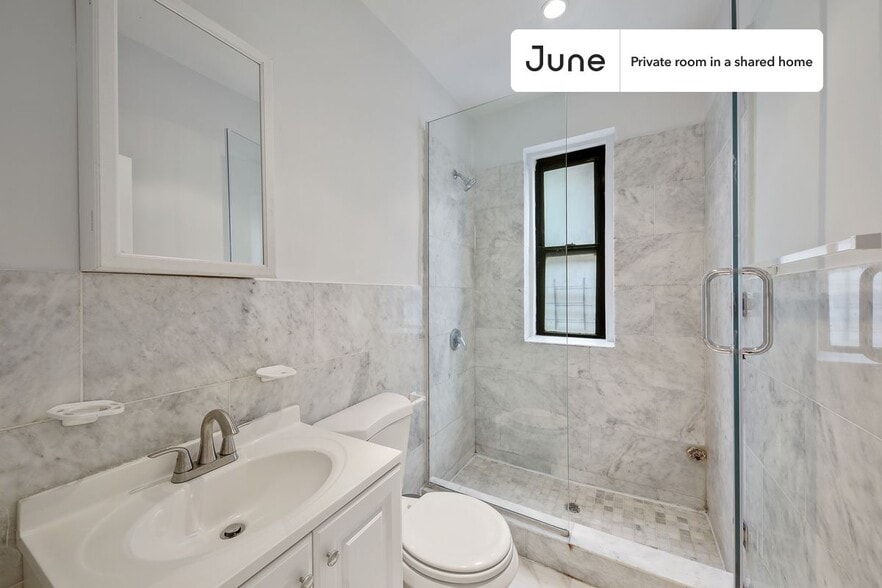 Building Photo - Room in Shared 2 bed/1 bath home in East Harlem