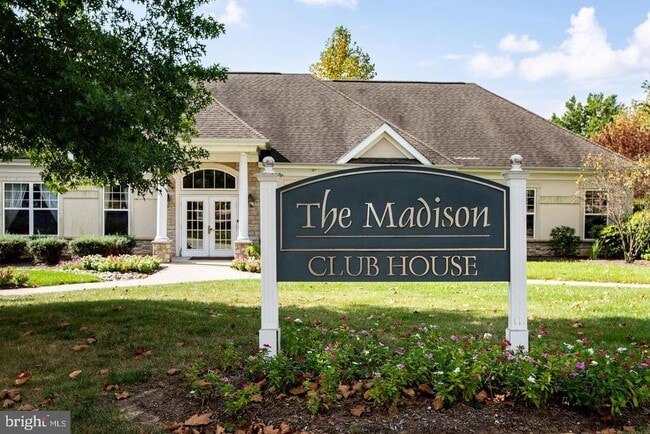 Building Photo - 245 Masterson Ct