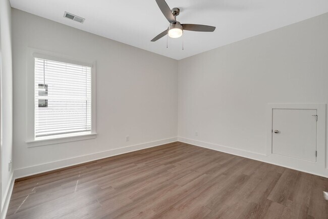 Building Photo - 121 Huntley Dr