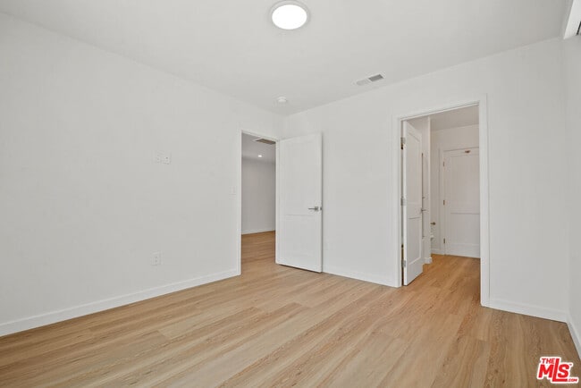 Building Photo - 2617 Carmona Ave