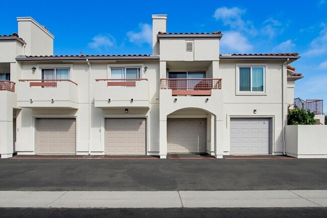 Building Photo - 500 Lands End Way