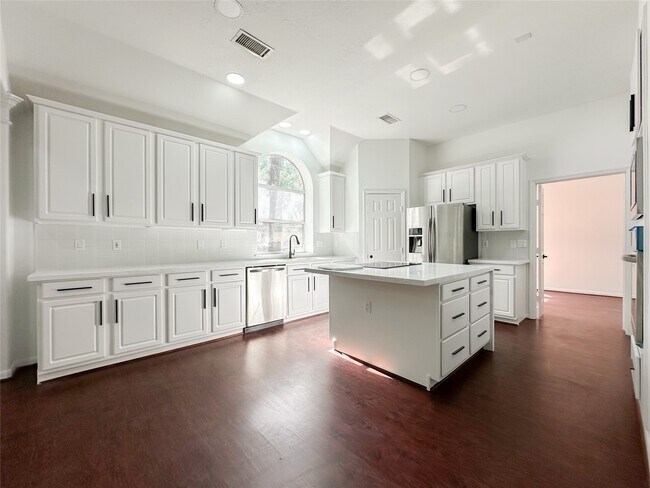 Building Photo - 93 N Acacia Park Cir