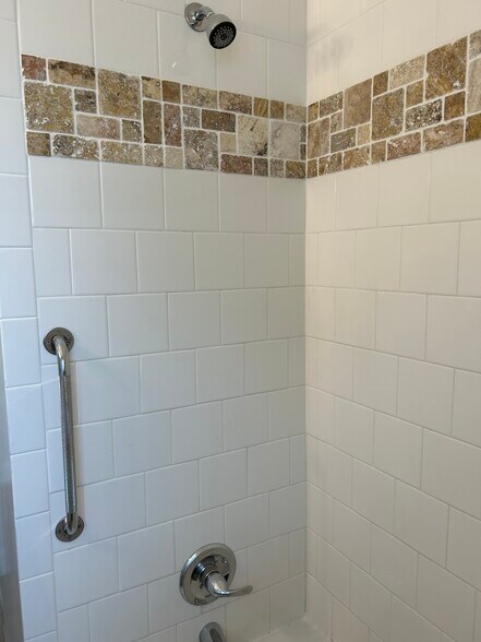 Building Photo - 768 Acosta St