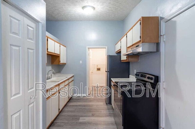 Building Photo - 3826 Ireland Dr