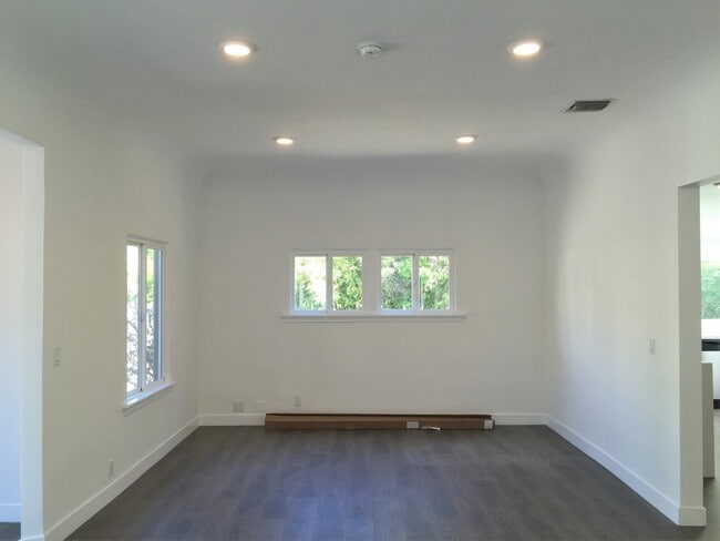 Building Photo - Luxury Remodeled Home with City Views in the Heart of West Hollywood