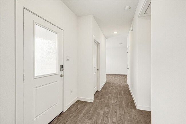 Building Photo - 1015 Blue Stone Dr