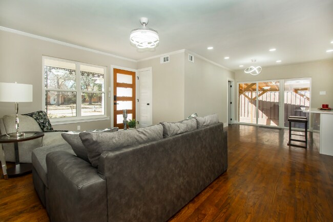 Building Photo - 2817 Crest Ridge Dr