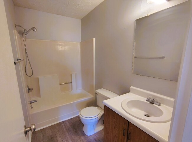 Building Photo - 16 Duiguid Dr