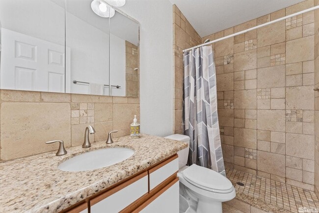 Building Photo - Rare 2016 sf home | 4 bedrooms w/ 2 primary suites and 3 bathrooms