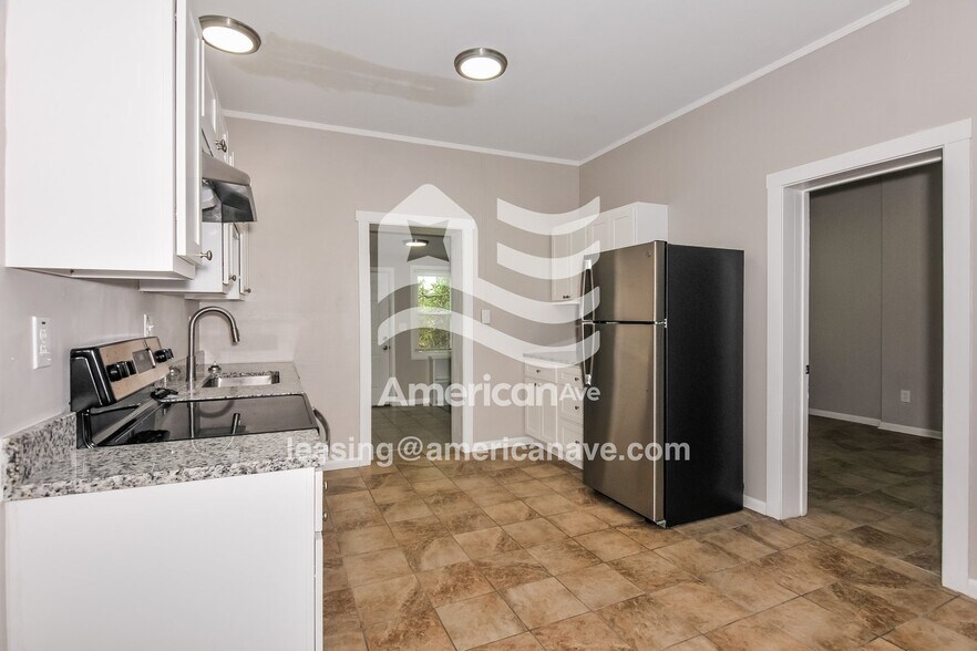 Building Photo - 3216 Itaska St