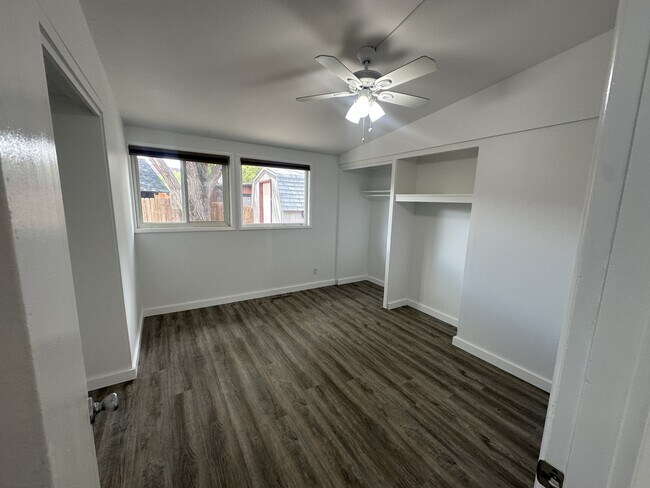 Building Photo - 705 Palisade Dr