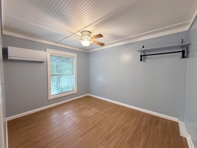 Building Photo - Live Surrounded by Nature | 3 Bedroom Home on 27 Private Acres in Saluda