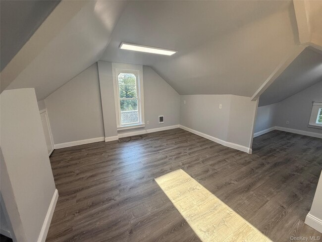 Building Photo - 18 Edgewood St