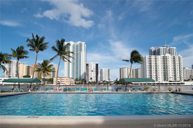 Building Photo - OCEANVIEW PARK CONDO
