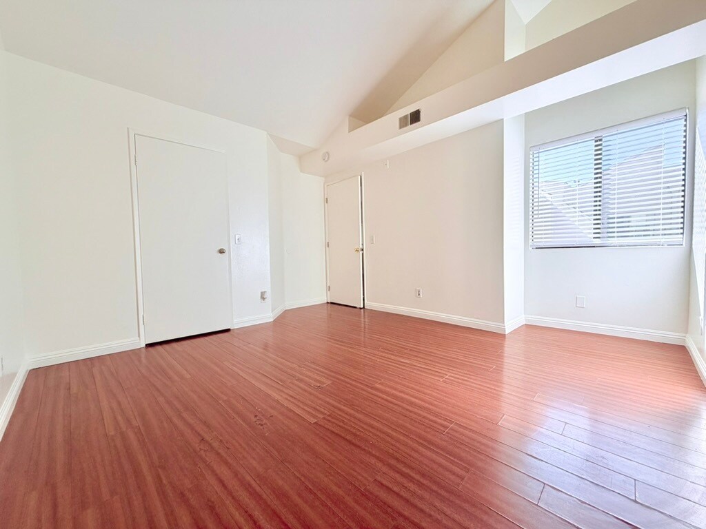 Building Photo - 13825 Beaver St