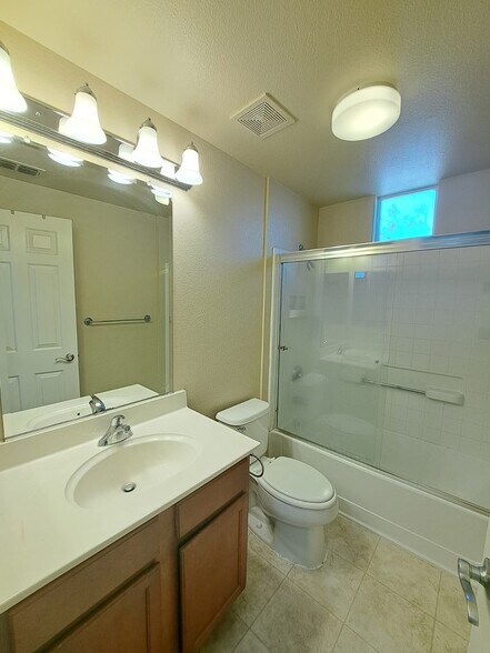 Building Photo - 4800 Westlake Pky