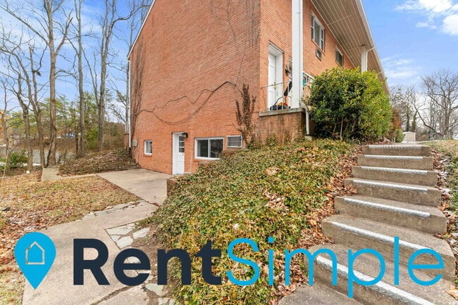 Building Photo - 205 McConkey St