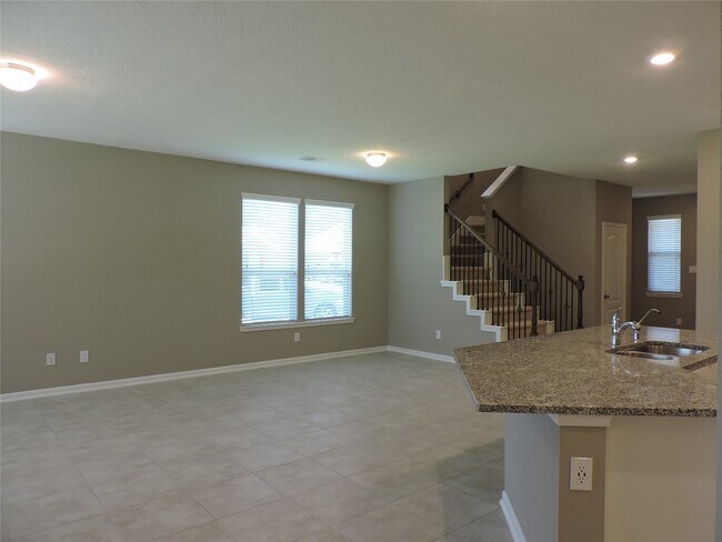 Building Photo - 1102 Upton Ct