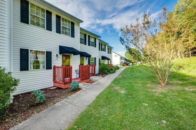 Building Photo - 3 bdrm/2 Bath Condo  Bristol, TN