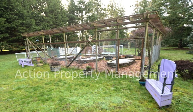 Building Photo - Furnished cabin on 3 acres, in Sequim