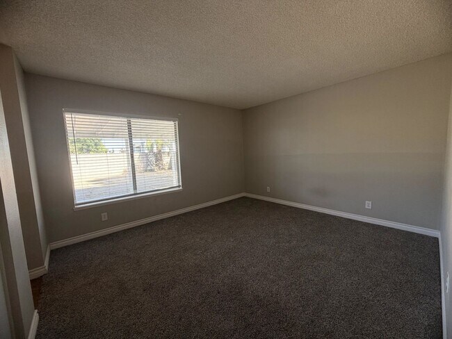 Building Photo - 15366 Black Shadow Dr
