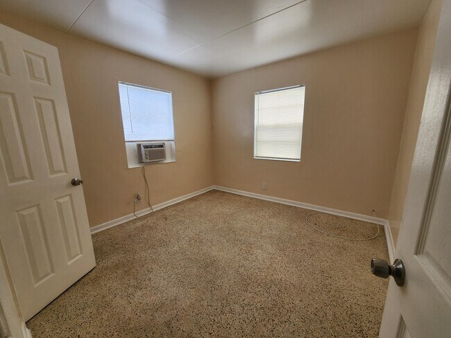 Building Photo - 1025 13th St