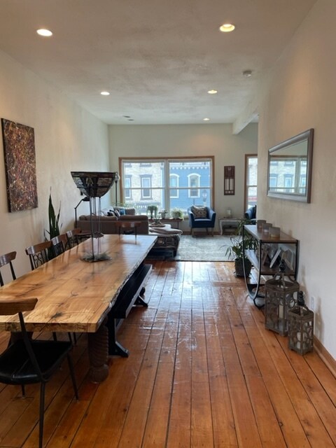 apt not furnished - 219 N Franklin St