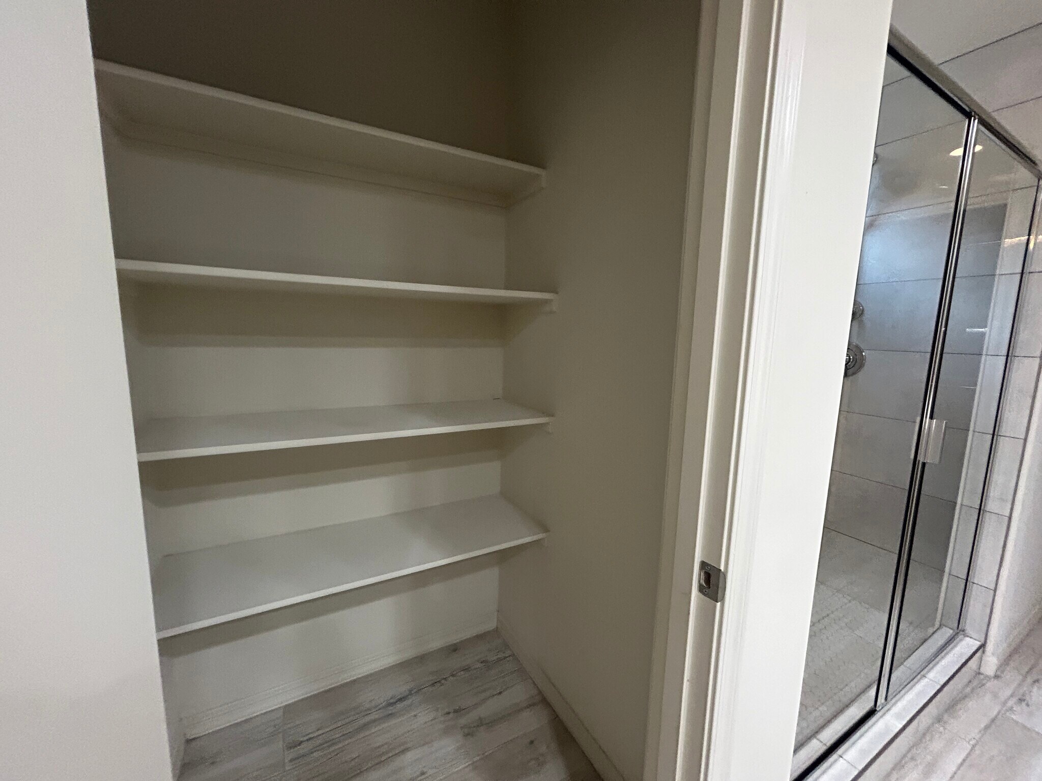 Building Photo - 8909 W Missouri Ave