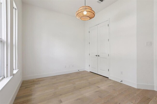 Building Photo - 4025 Lazy River Bend