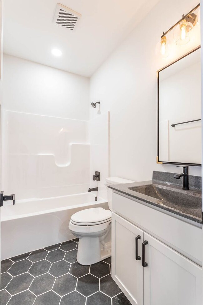 Building Photo - Brand new 3 bed 2 bath Twin home in Tea