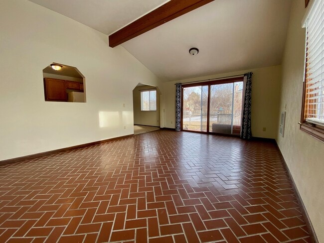 Building Photo - 10860 Utica Ct