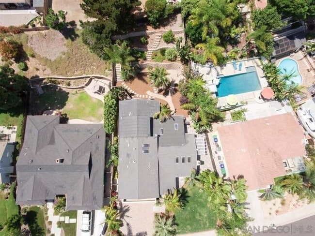 Building Photo - 4810 Refugio Ave