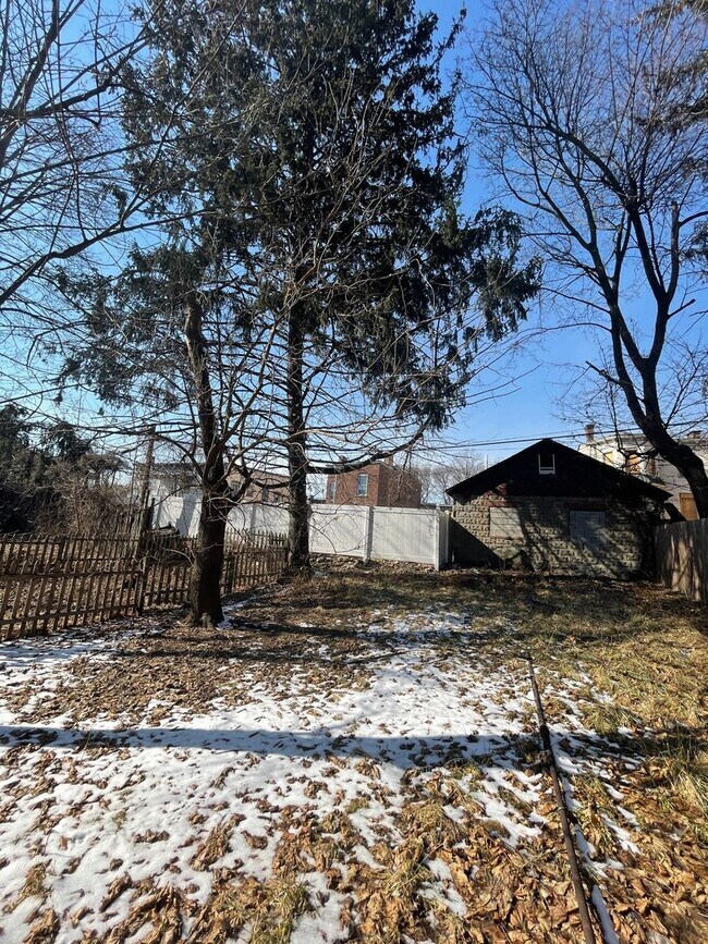 Building Photo - 89 Dubois St