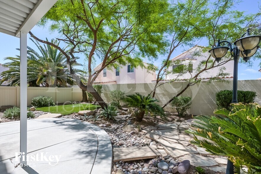 Building Photo - 2465 Belt Buckley Dr