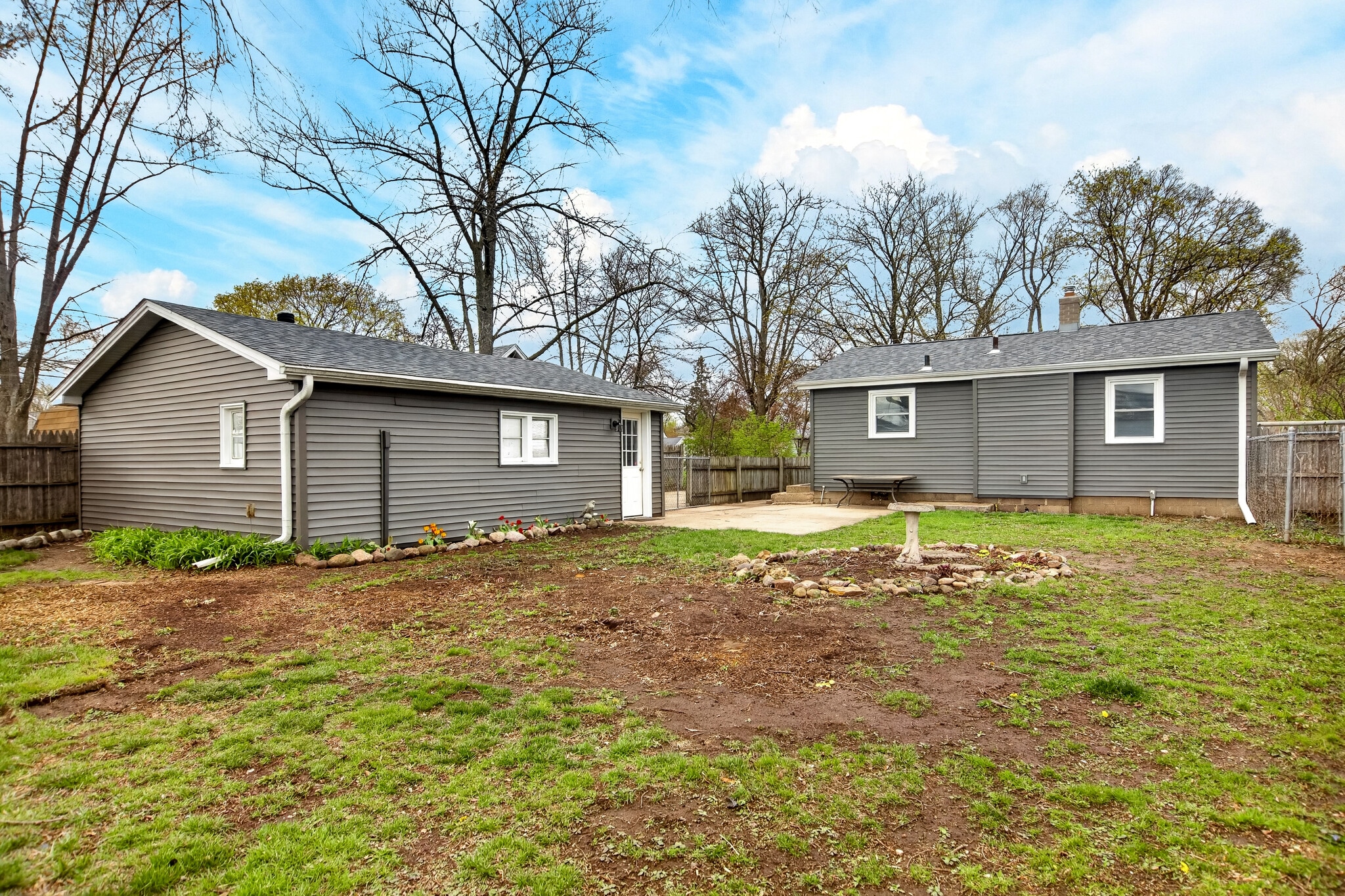 Building Photo - 903 Merrill Ave