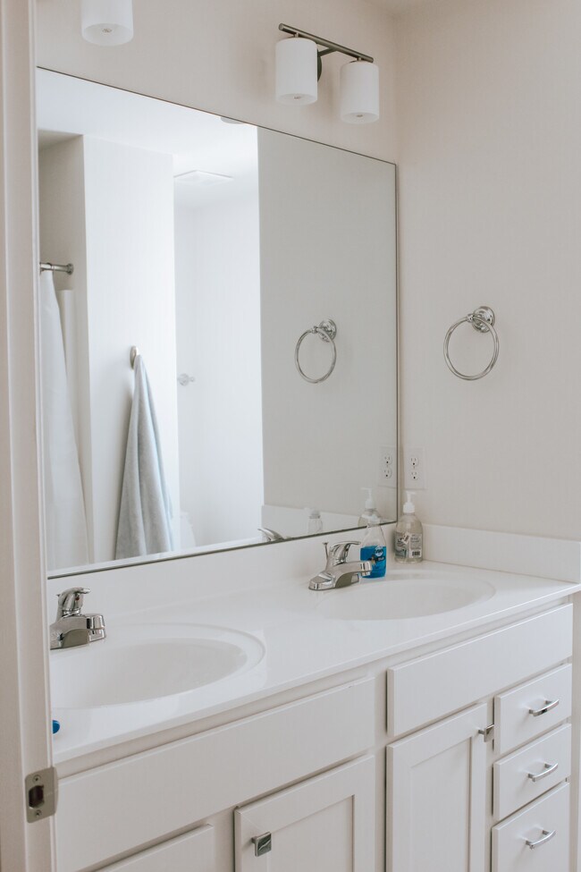 Bathroom 2 - 117 Gibson Way