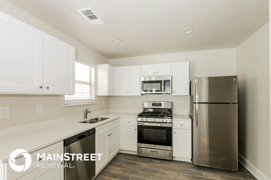 Building Photo - 10057 Tara Glynn Dr