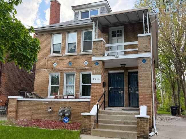 Building Photo - 2710 Clements St