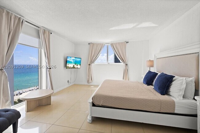 Building Photo - 4001 S Ocean Dr
